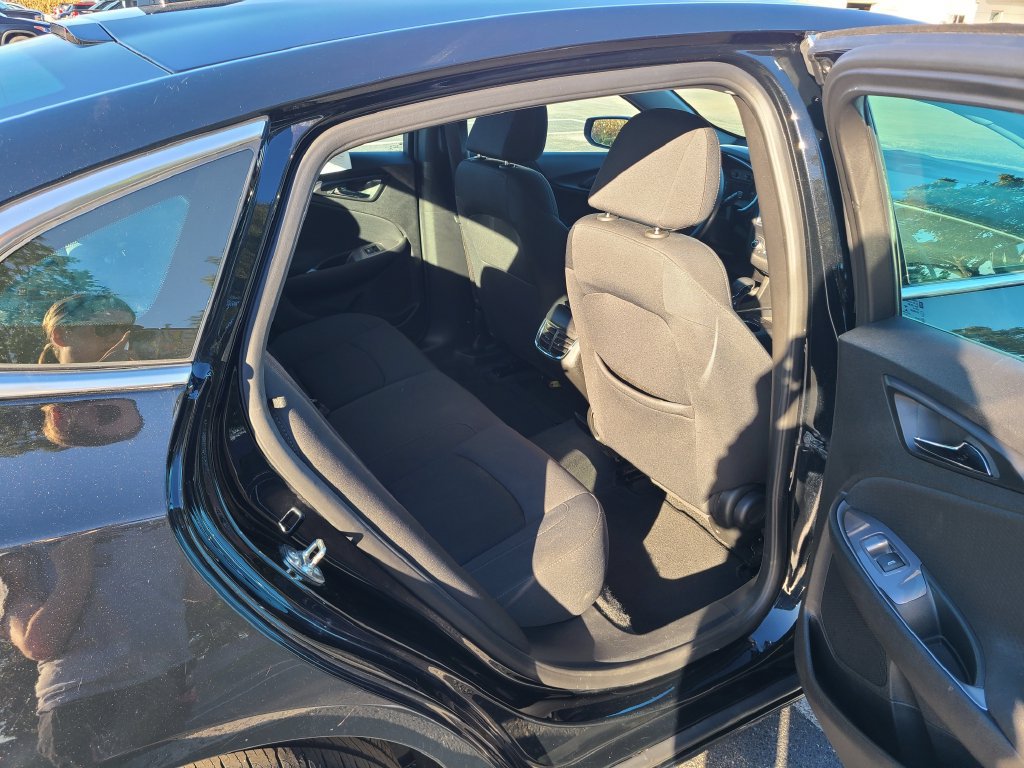 Used 2025 Chevrolet Malibu LT FWD image 15