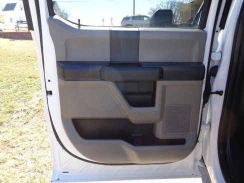 Used 2022 Ford F250 XL w/ Power Equipment Group image 22