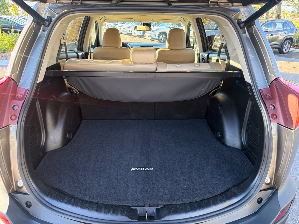 Used 2014 Toyota RAV4 Limited w/ Technology Package AWD/4WD image 18