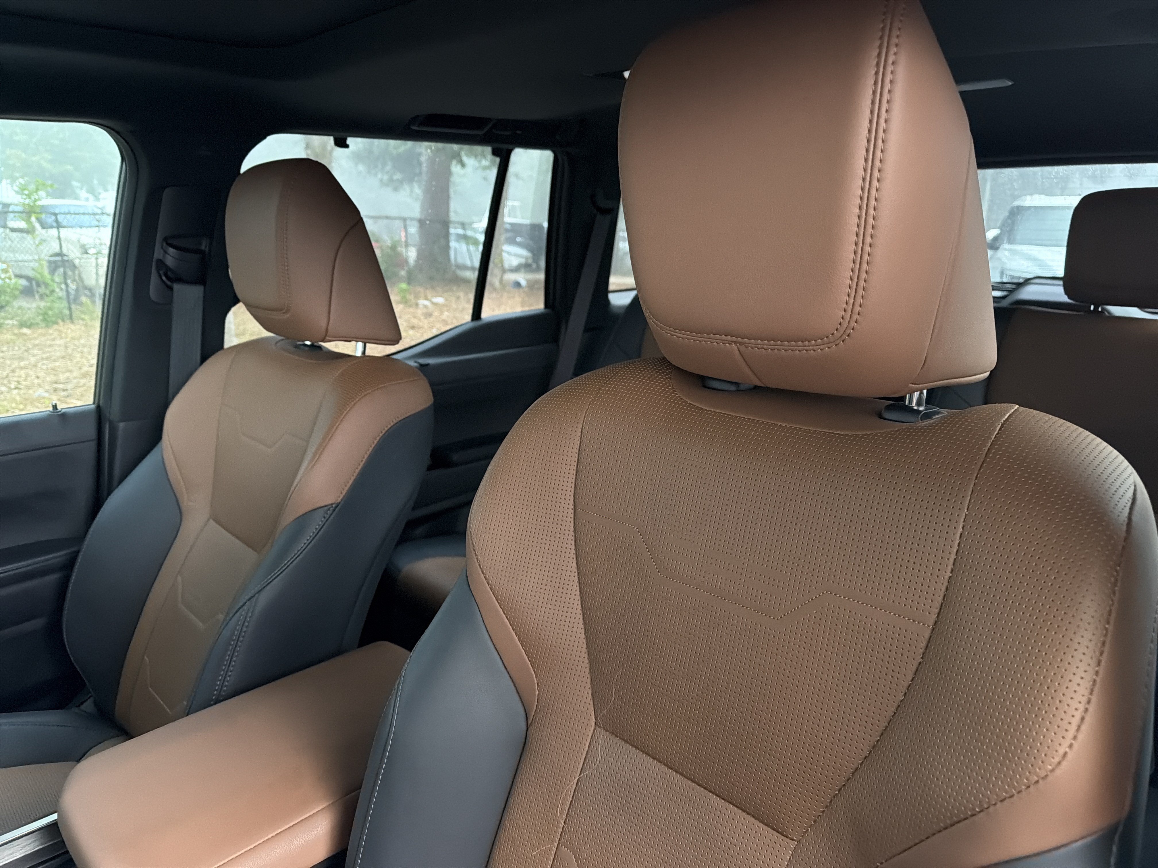 Used 2025 Lexus GX 550 w/ Cold Area Package AWD/4WD image 18