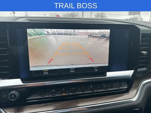Used 2023 Chevrolet Silverado 1500 LT Trail Boss w/ Convenience Package II AWD/4WD image 16