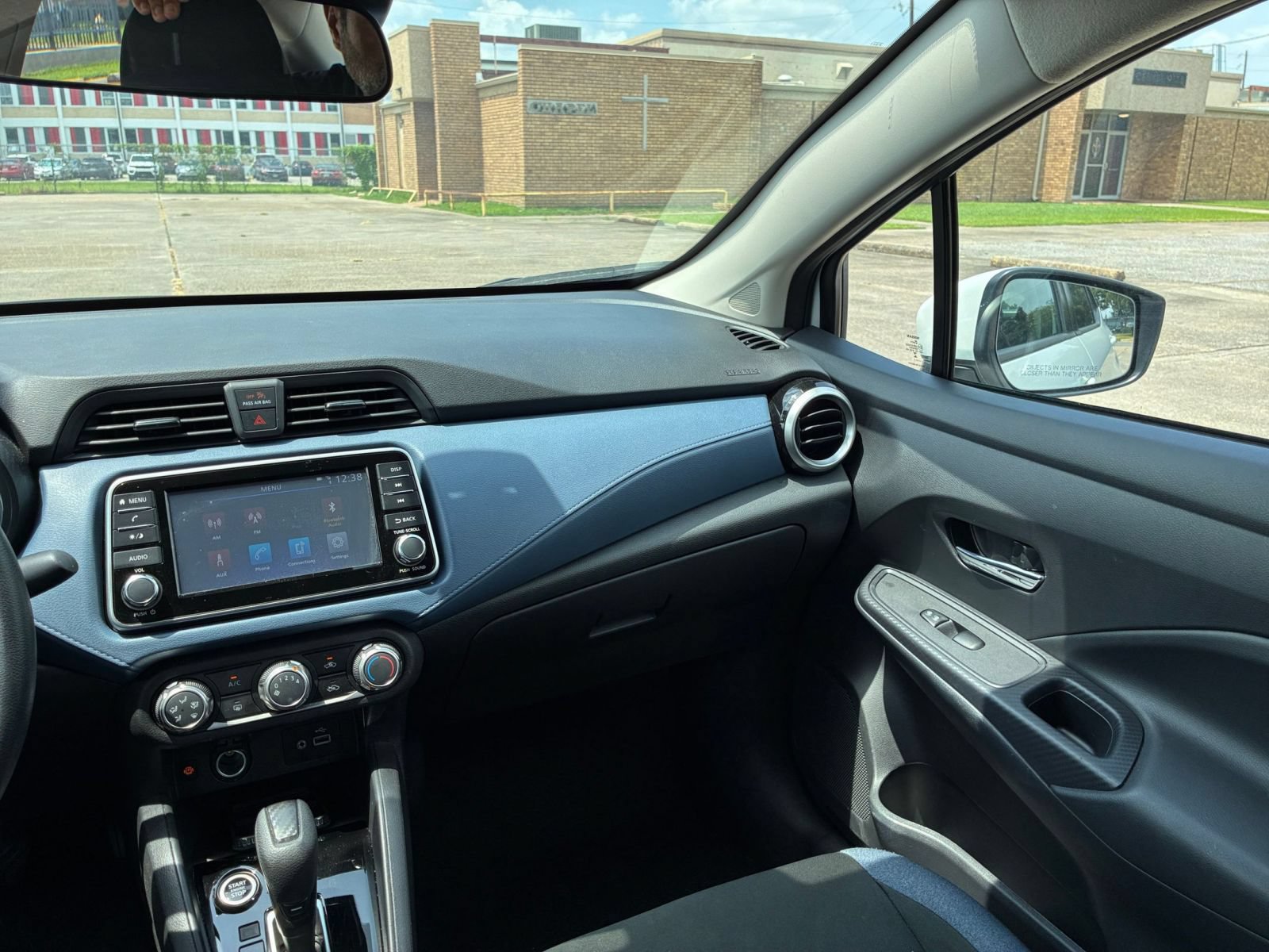 Used 2025 Nissan Versa SV FWD image 32