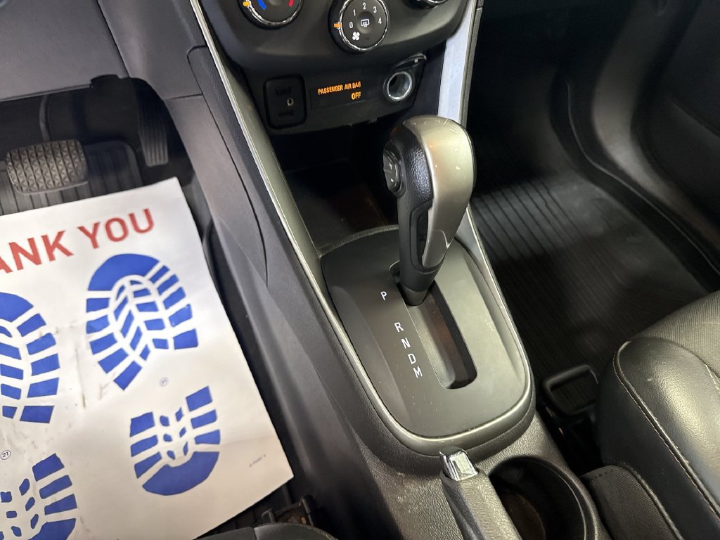 Used 2018 Chevrolet Trax LT w/ Sun & Sound Package FWD image 16