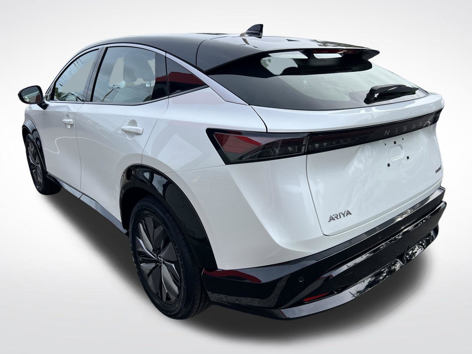 Used 2023 Nissan Ariya FWD image 6