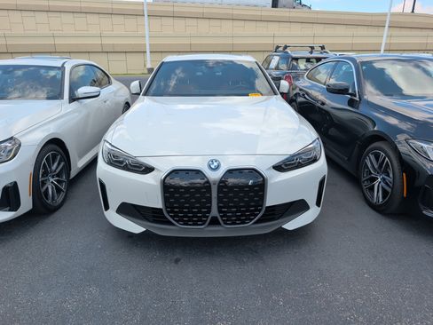 Certified 2023 BMW i4 eDrive35 RWD image 2