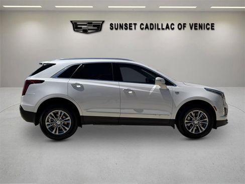 Certified 2023 Cadillac XT5 Premium Luxury image 2