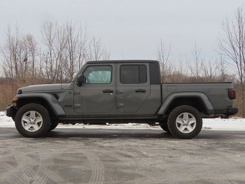 Certified 2022 Jeep Gladiator Sport image 29