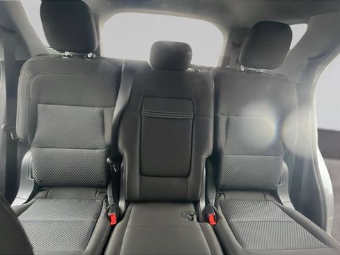 Used 2023 Ford Explorer XLT image 18