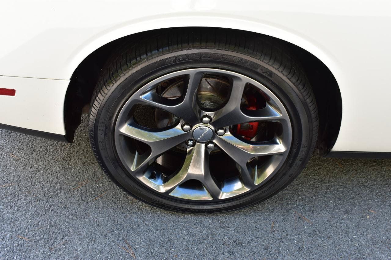 Used 2015 Dodge Challenger R/T w/ Quick Order Package 28B R/T RWD image 31