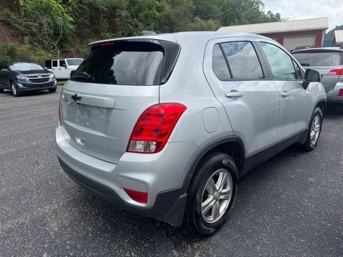 Used 2019 Chevrolet Trax LS w/ Tint and Cruise Package AWD/4WD image 5