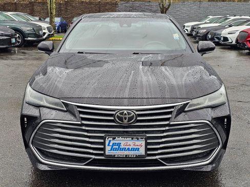 Used 2019 Toyota Avalon Limited w/ Preferred Accessory Package image 2