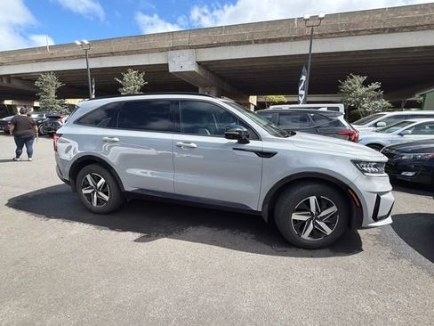 Used 2023 Kia Sorento EX FWD image 9