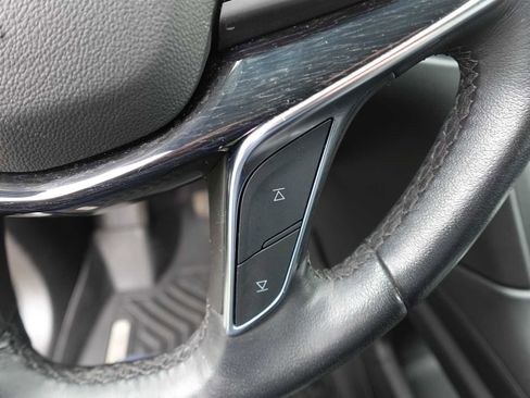 Used 2022 Cadillac XT5 Premium Luxury w/ Technology Package AWD/4WD image 19