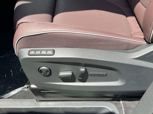 New 2025 Volkswagen ID. Buzz Pro S image 24