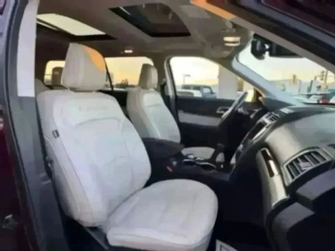 Used 2019 Ford Explorer Platinum AWD/4WD image 18
