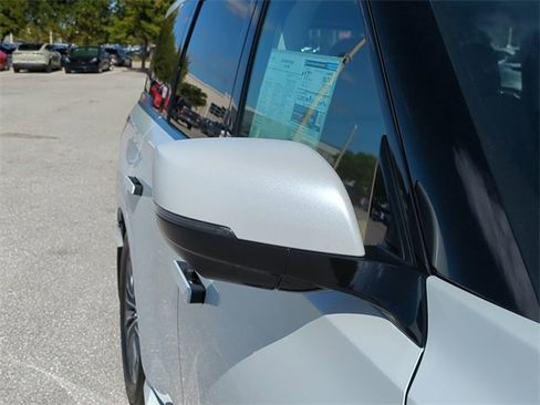 New 2026 INFINITI QX80 Luxe image 12