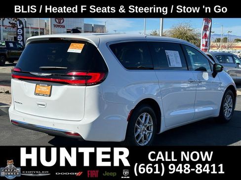 Used 2024 Chrysler Pacifica Touring-L FWD image 6