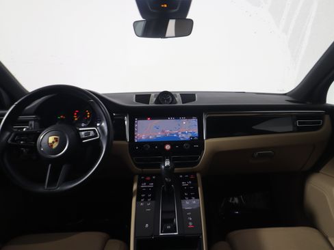 Used 2023 Porsche Macan image 13