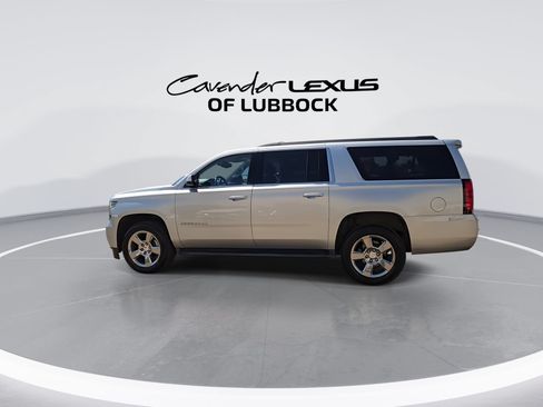 Used 2020 Chevrolet Suburban LT w/ Max Trailering Package RWD image 6