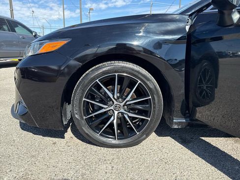 Used 2018 Toyota Camry SE image 24