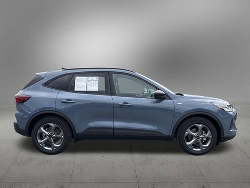 Used 2025 Ford Escape ST-Line w/ Equipment Group 301A image 5