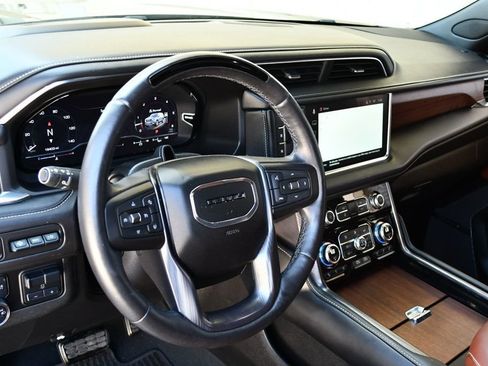 Used 2023 GMC Yukon Denali Ultimate AWD/4WD image 42