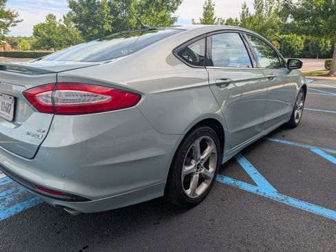 Used 2013 Ford Fusion SE FWD image 5