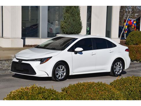 Used 2020 Toyota Corolla LE image 7