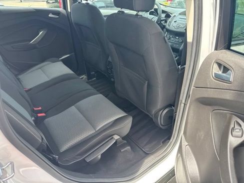 Used 2017 Ford Escape SE AWD/4WD image 10