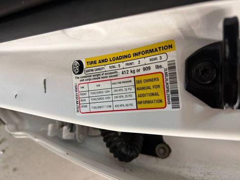 Used 2015 Lincoln MKX AWD w/ Equipment Group 102A image 31