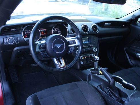 Used 2018 Ford Mustang Coupe RWD image 7