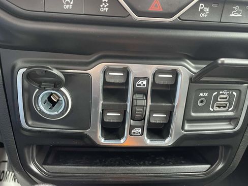 Used 2022 Jeep Wrangler Unlimited Sport AWD/4WD image 28