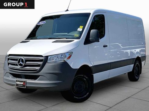 Used 2022 Mercedes-Benz Sprinter 2500 image 1