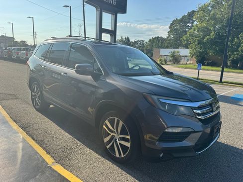 Used 2017 Honda Pilot Elite image 6