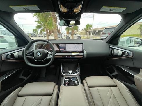 New 2026 BMW X3 xDrive30 w/ Premium Package AWD/4WD image 10