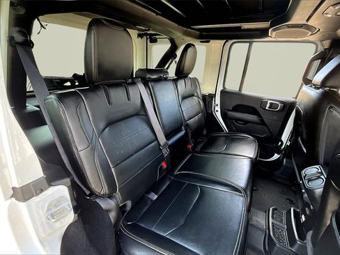 Used 2022 Jeep Wrangler Unlimited Sahara w/ Cold Weather Group image 27