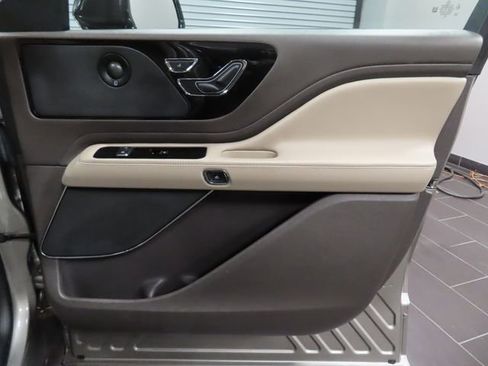 Used 2023 Lincoln Aviator Reserve image 14