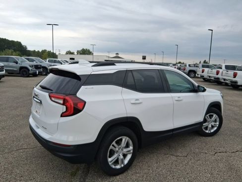 Used 2022 GMC Terrain SLE w/ Driver Convenience Package AWD/4WD image 8