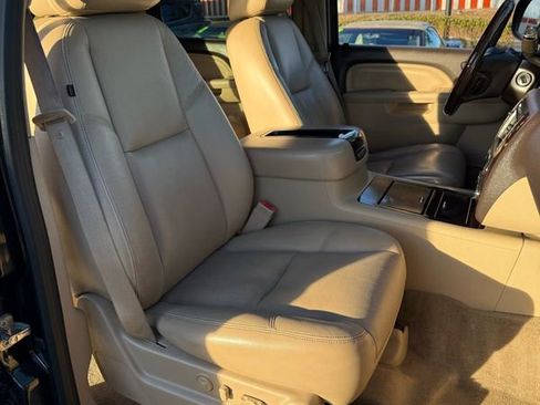 Used 2011 GMC Yukon Denali image 14