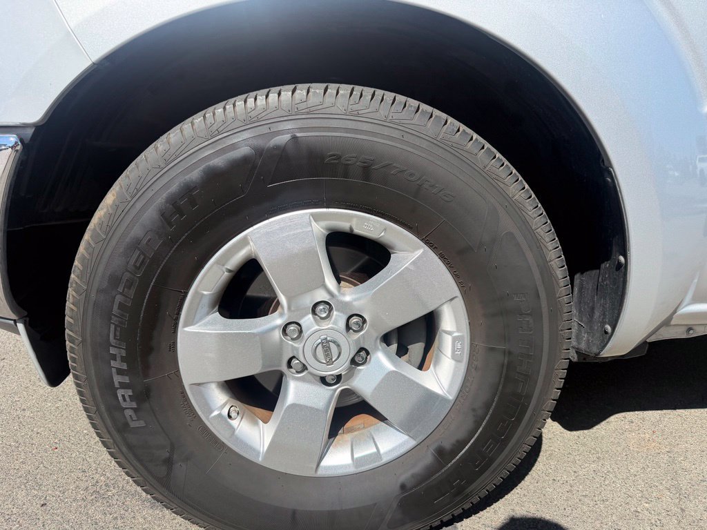 Used 2009 Nissan Frontier SE w/ SE Value Truck Pkg RWD image 9