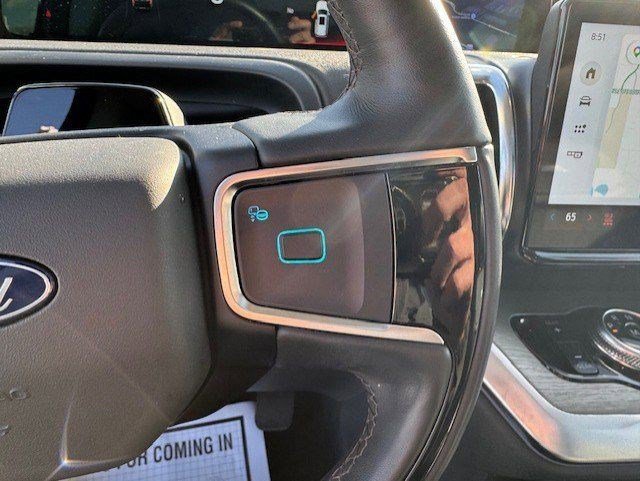 Used 2025 Ford Expedition Platinum w/ Driver's Package AWD/4WD image 19