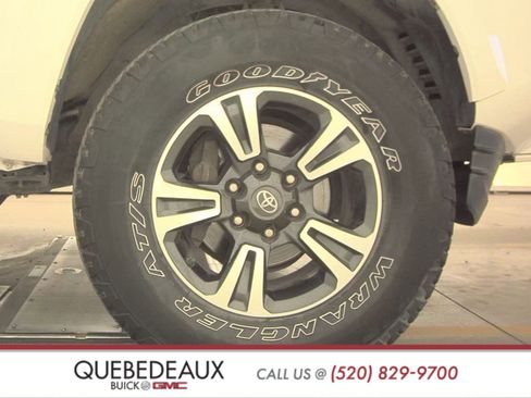 Used 2017 Toyota Tacoma TRD Sport image 10