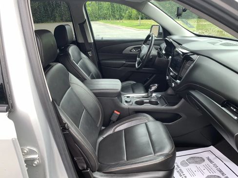 Used 2021 Chevrolet Traverse RS FWD image 31