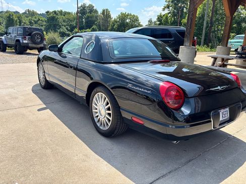 Used 2005 Ford Thunderbird RWD image 2
