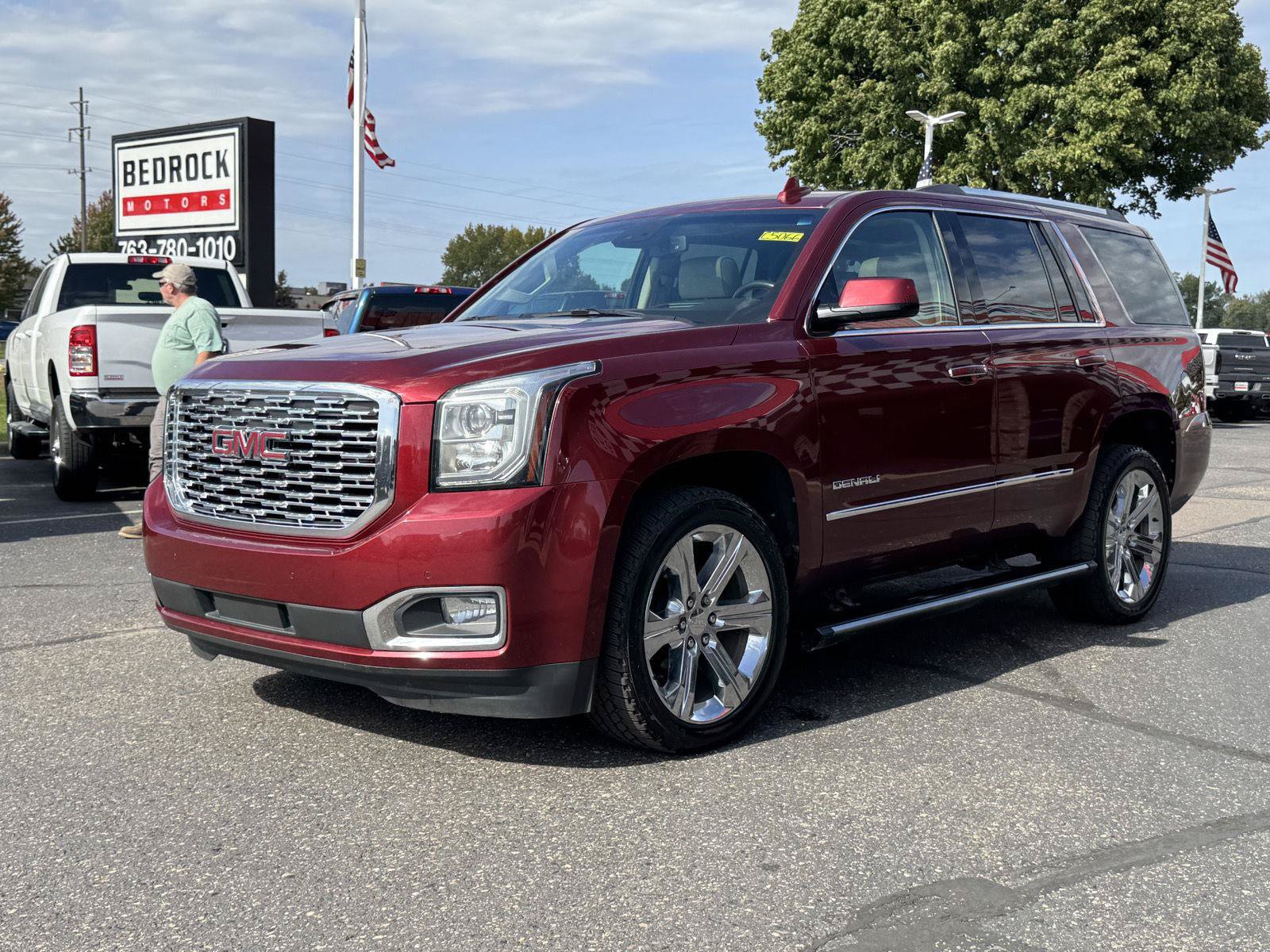 Used 2019 GMC Yukon Denali w/ Denali Ultimate Package AWD/4WD image 3
