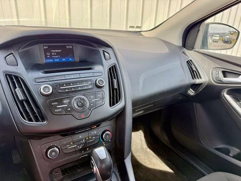 Used 2016 Ford Focus SE image 17