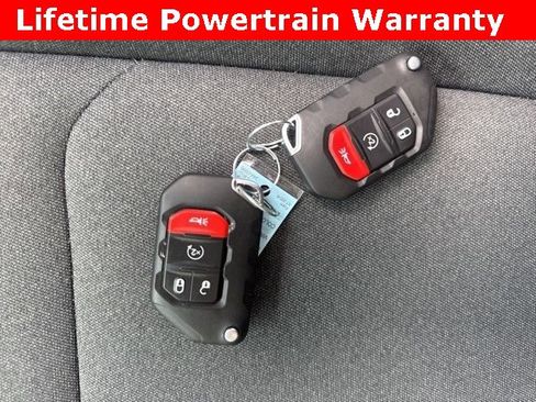 Used 2024 Jeep Gladiator Rubicon w/ Technology Group image 11