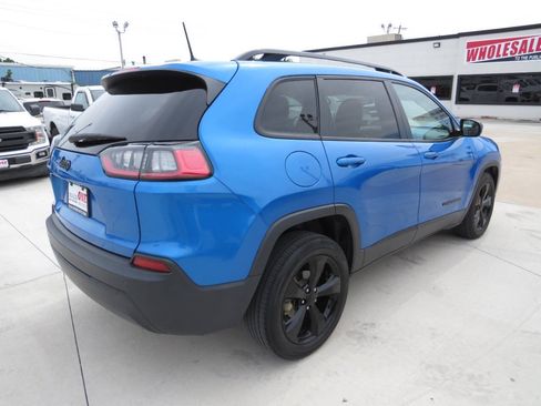 Used 2020 Jeep Cherokee Latitude Plus FWD image 3