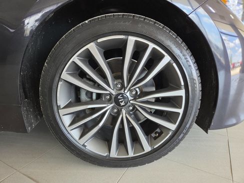 Used 2019 Kia Stinger AWD/4WD image 9