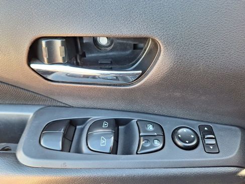 Used 2024 Nissan Kicks SR w/ SR Premium Package image 20